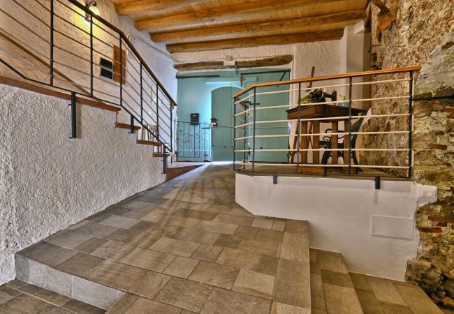 Ferienhaus in Tignale - Rustico Balòt 21 - Theater Home, mit Pool und Seeblick Ferienhaus in Tignale - Rustico Balòt 21 - Theater Home, mit Pool und Seeblick