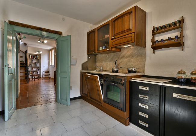 Ferienhaus in Tignale - Rustico Balòt 21 - Theater Home, mit Pool und Seeblick Ferienhaus in Tignale - Rustico Balòt 21 - Theater Home, mit Pool und Seeblick