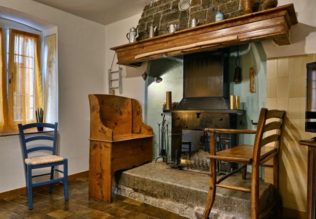 Ferienhaus in Tignale - Rustico Balòt 21 - Theater Home, mit Pool und Seeblick Ferienhaus in Tignale - Rustico Balòt 21 - Theater Home, mit Pool und Seeblick