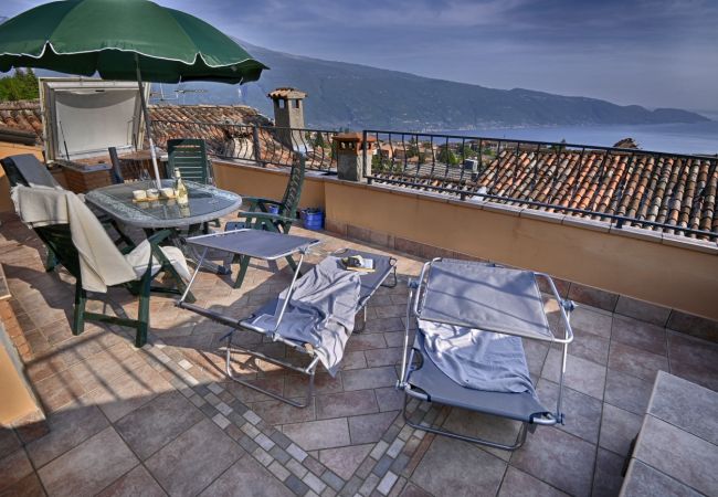 Ferienhaus in Tignale - Rustico Balòt 21 - Theater Home, mit Pool und Seeblick Ferienhaus in Tignale - Rustico Balòt 21 - Theater Home, mit Pool und Seeblick