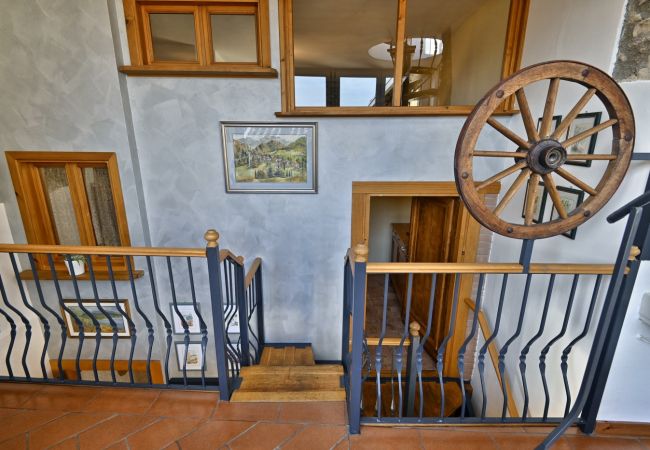 Ferienhaus in Tignale - Rustico Balòt 21 - Theater Home, mit Pool und Seeblick Ferienhaus in Tignale - Rustico Balòt 21 - Theater Home, mit Pool und Seeblick