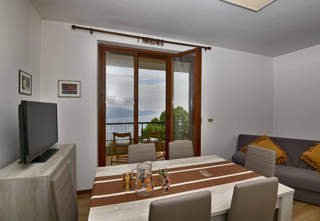 Ferienwohnung in Tignale - Casa mamma Gisella by Theater Home, mit wunderschönem Seeblick Ferienwohnung in Tignale - Casa mamma Gisella by Theater Home, mit wunderschönem Seeblick