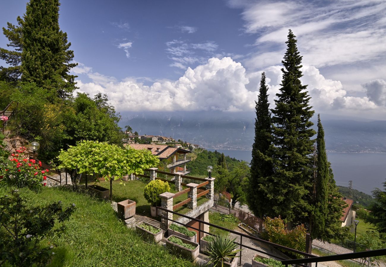 Ferienwohnung in Tignale - Casa mamma Gisella by Theater Home, mit wunderschönem Seeblick Ferienwohnung in Tignale - Casa mamma Gisella by Theater Home, mit wunderschönem Seeblick