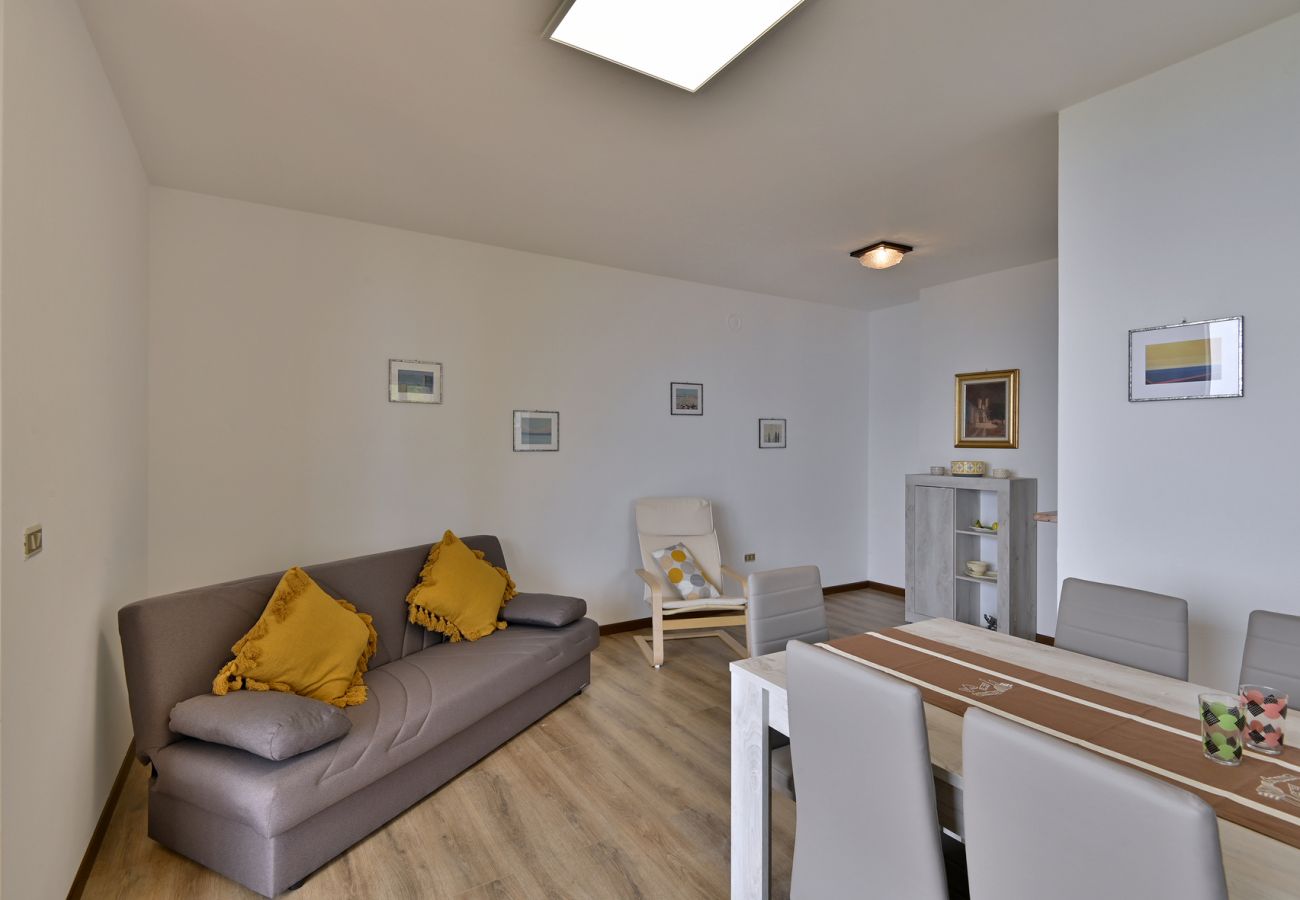 Ferienwohnung in Tignale - Casa mamma Gisella by Theater Home, mit wunderschönem Seeblick Ferienwohnung in Tignale - Casa mamma Gisella by Theater Home, mit wunderschönem Seeblick