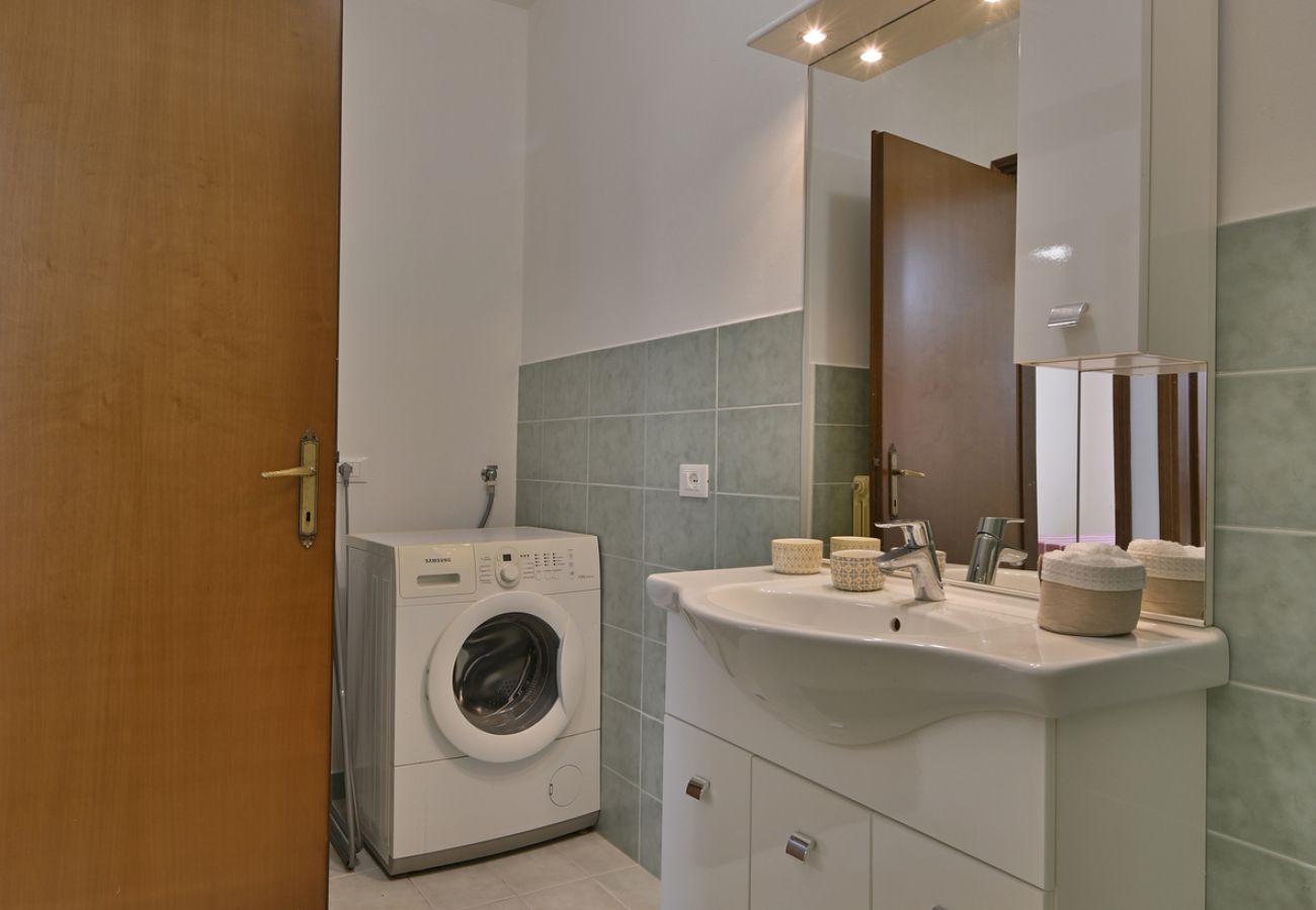 Ferienwohnung in Tignale - Casa mamma Gisella by Theater Home, mit wunderschönem Seeblick Ferienwohnung in Tignale - Casa mamma Gisella by Theater Home, mit wunderschönem Seeblick