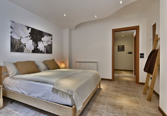 Ferienwohnung in Tignale - Appartamento Limone - Theater Home, mit wunderschönem Seeblick Ferienwohnung in Tignale - Appartamento Limone - Theater Home, mit wunderschönem Seeblick