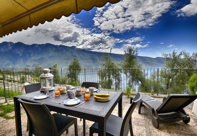 Ferienwohnung in Tignale - Appartamento Limone - Theater Home, mit wunderschönem Seeblick Ferienwohnung in Tignale - Appartamento Limone - Theater Home, mit wunderschönem Seeblick