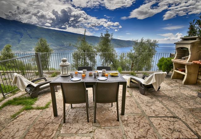 Ferienwohnung in Tignale - Appartamento Limone - Theater Home, mit wunderschönem Seeblick Ferienwohnung in Tignale - Appartamento Limone - Theater Home, mit wunderschönem Seeblick