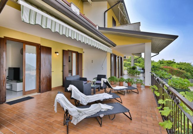 Ferienwohnung in Tignale - Casa Ledio by Theater Home - mit wunderschönem Seeblick Ferienwohnung in Tignale - Casa Ledio by Theater Home - mit wunderschönem Seeblick