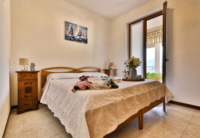 Ferienwohnung in Tignale - Casa Ledio by Theater Home - mit wunderschönem Seeblick Ferienwohnung in Tignale - Casa Ledio by Theater Home - mit wunderschönem Seeblick