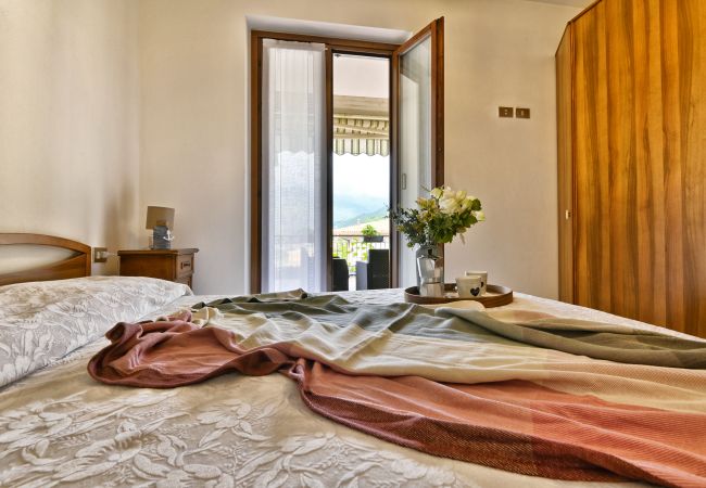 Ferienwohnung in Tignale - Casa Ledio by Theater Home - mit wunderschönem Seeblick Ferienwohnung in Tignale - Casa Ledio by Theater Home - mit wunderschönem Seeblick