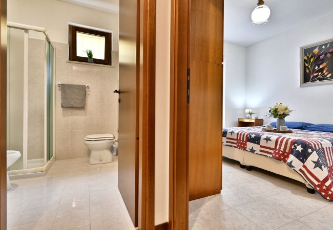 Ferienwohnung in Tignale - Casa Ledio by Theater Home - mit wunderschönem Seeblick Ferienwohnung in Tignale - Casa Ledio by Theater Home - mit wunderschönem Seeblick