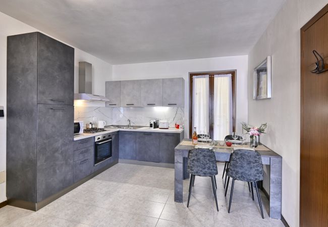 Ferienwohnung in Tignale - Casa Ledio by Theater Home - mit wunderschönem Seeblick Ferienwohnung in Tignale - Casa Ledio by Theater Home - mit wunderschönem Seeblick