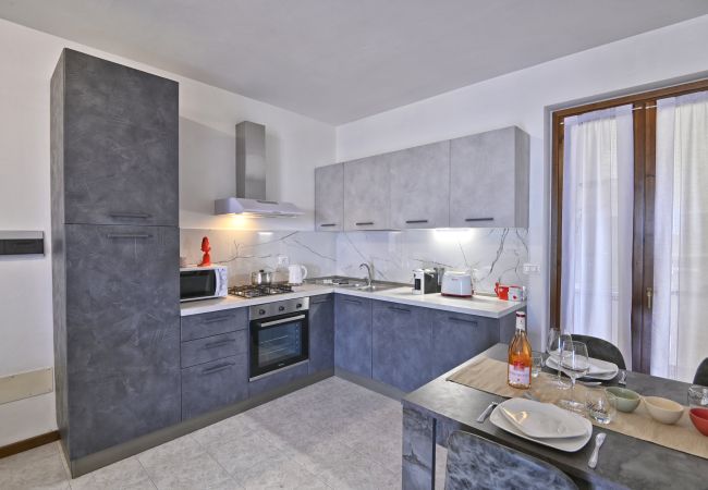 Ferienwohnung in Tignale - Casa Ledio by Theater Home - mit wunderschönem Seeblick Ferienwohnung in Tignale - Casa Ledio by Theater Home - mit wunderschönem Seeblick