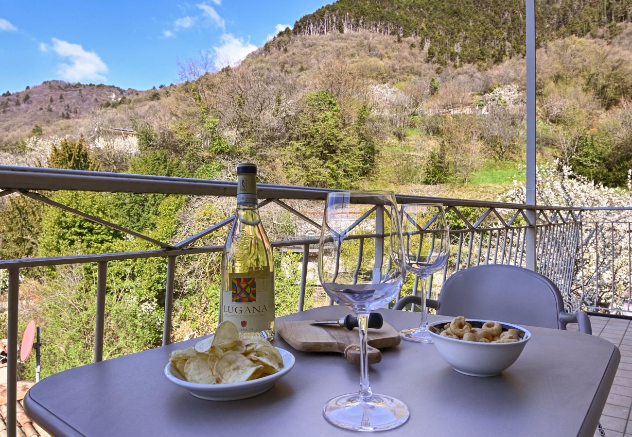 Ferienwohnung in Tignale - Appartamento Billy by Theater Home - mit seitlicher Seeblick und Garage Ferienwohnung in Tignale - Appartamento Billy by Theater Home - mit seitlicher Seeblick und Garage