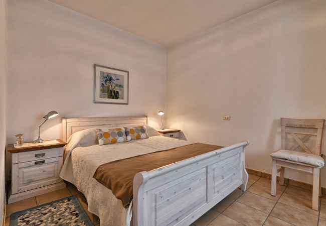 Ferienwohnung in Tignale - Appartamento Il Gufo by Theater Home - mit wunderschönem Seeblick Ferienwohnung in Tignale - Appartamento Il Gufo by Theater Home - mit wunderschönem Seeblick
