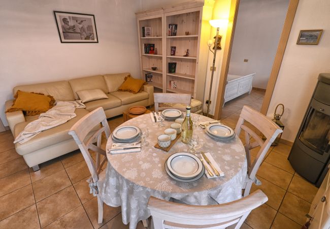 Ferienwohnung in Tignale - Appartamento Il Gufo by Theater Home - mit wunderschönem Seeblick Ferienwohnung in Tignale - Appartamento Il Gufo by Theater Home - mit wunderschönem Seeblick