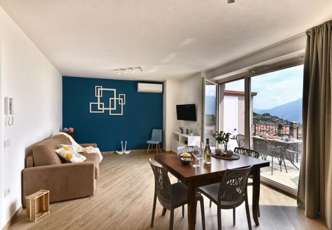 Ferienwohnung in Tignale - Appartamento Lucia by Theater Home - mit großem Balkon und Panoramablick Ferienwohnung in Tignale - Appartamento Lucia by Theater Home - mit großem Balkon und Panoramablick