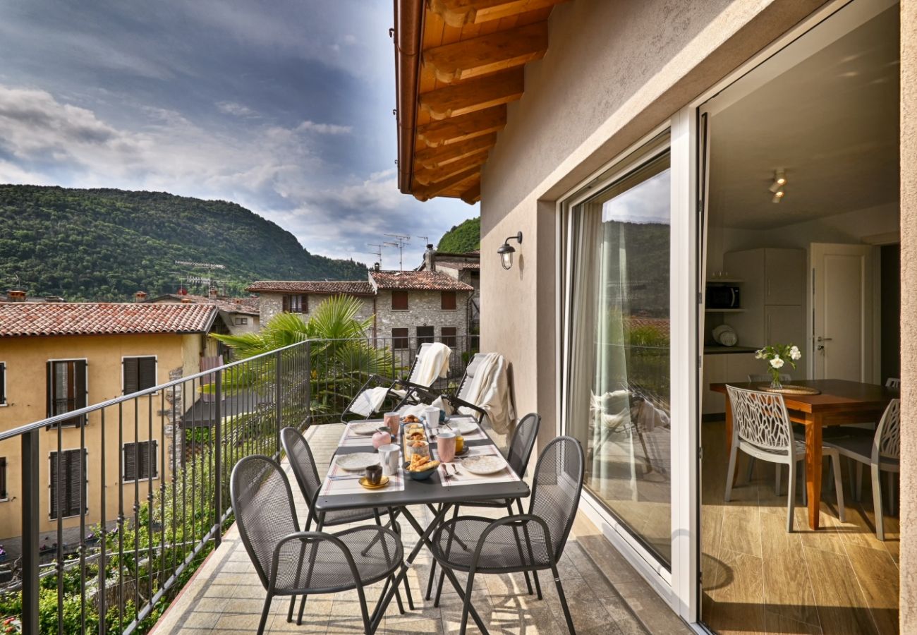 Ferienwohnung in Tignale - Appartamento Lucia by Theater Home - mit großem Balkon und Panoramablick