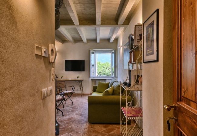 Ferienwohnung in Gargnano - Al Porto Vecchio by Theater Home - mit Parkplatz und wunderschönem Seeblick Ferienwohnung in Gargnano - Al Porto Vecchio by Theater Home - mit Parkplatz und wunderschönem Seeblick