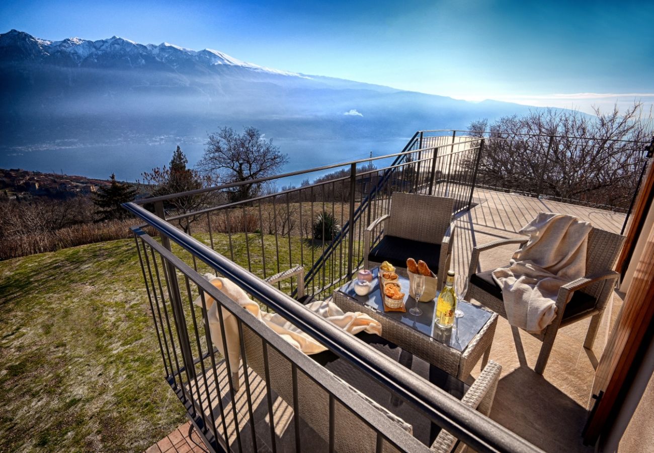 Ferienwohnung in Tignale - Appartamento Alba by Theater Home - mit wunderschönem Seeblick