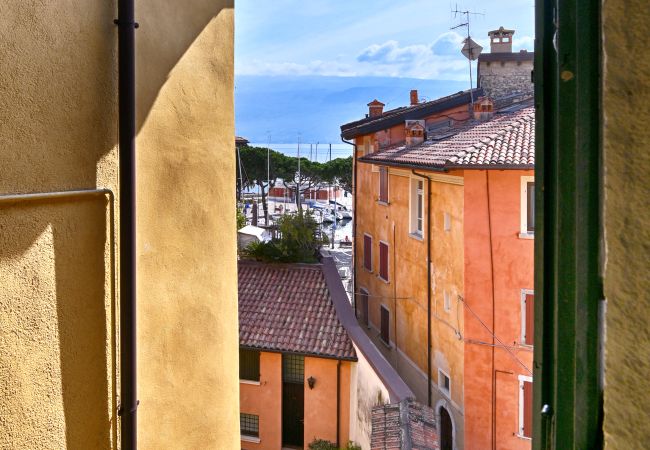 Ferienwohnung in Gargnano - La Casa del Vento - Appartamento Montagna by Theater Home Ferienwohnung in Gargnano - La Casa del Vento - Appartamento Montagna by Theater Home