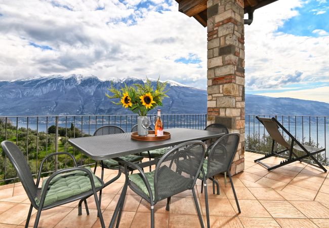 Ferienwohnung in Tignale - Casa Azzurro Lago by Theater Home - mit wunderschönem Seeblick Ferienwohnung in Tignale - Casa Azzurro Lago by Theater Home - mit wunderschönem Seeblick