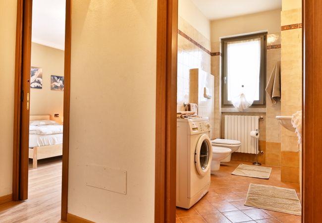 Ferienwohnung in Tignale - Casa Azzurro Lago by Theater Home - mit wunderschönem Seeblick Ferienwohnung in Tignale - Casa Azzurro Lago by Theater Home - mit wunderschönem Seeblick