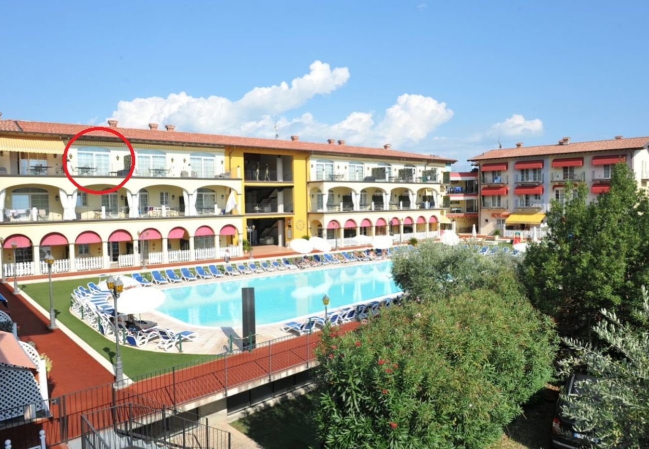 Ferienwohnung in Toscolano-Maderno - Giardino dei colori - App. 312 by Theater Home, mit Balkon und Pool