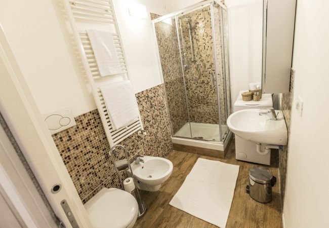 Modern bathroom Modern bathroom