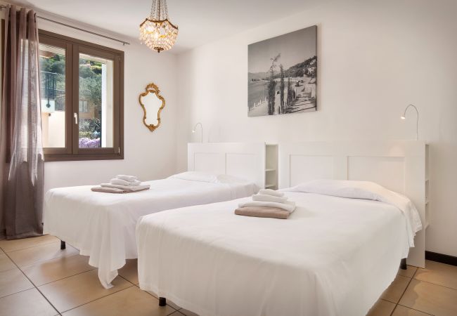 Apartment in Torri del Benaco - Casa al Lago - sleeps 4 shared pool in Torri del Benaco Apartment in Torri del Benaco - Casa al Lago - sleeps 4 shared pool in Torri del Benaco