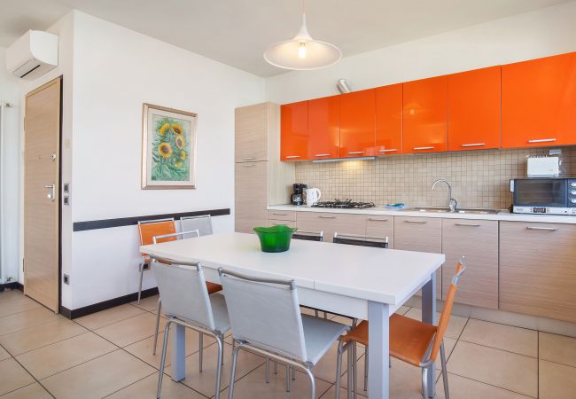 Apartment in Torri del Benaco - Casa al Lago - sleeps 4 shared pool in Torri del Benaco Apartment in Torri del Benaco - Casa al Lago - sleeps 4 shared pool in Torri del Benaco