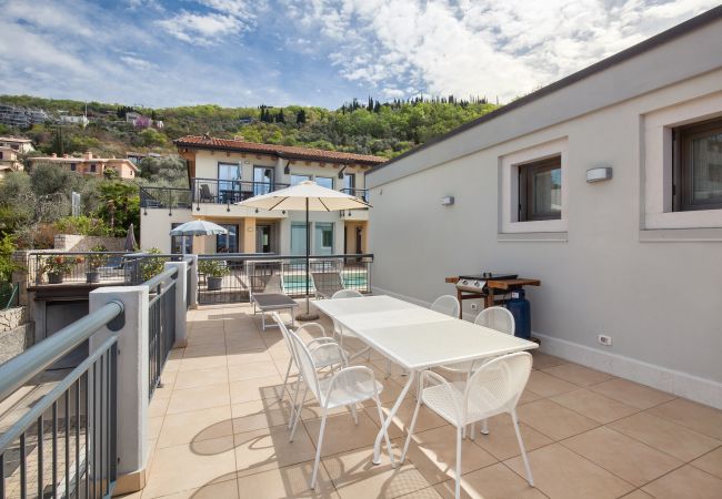 Apartment in Torri del Benaco - Casa al Lago - sleeps 4 shared pool in Torri del Benaco Apartment in Torri del Benaco - Casa al Lago - sleeps 4 shared pool in Torri del Benaco