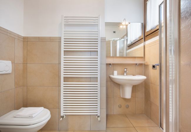 Apartment in Torri del Benaco - Casa al Lago - sleeps 4 shared pool in Torri del Benaco Apartment in Torri del Benaco - Casa al Lago - sleeps 4 shared pool in Torri del Benaco