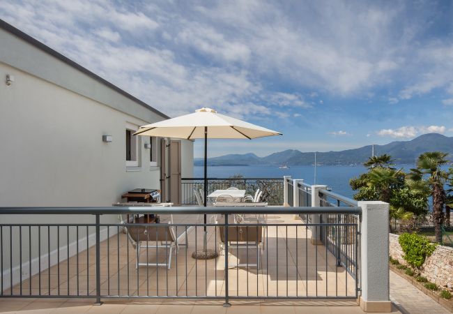 Apartment in Torri del Benaco - Casa al Lago - sleeps 4 shared pool in Torri del Benaco Apartment in Torri del Benaco - Casa al Lago - sleeps 4 shared pool in Torri del Benaco