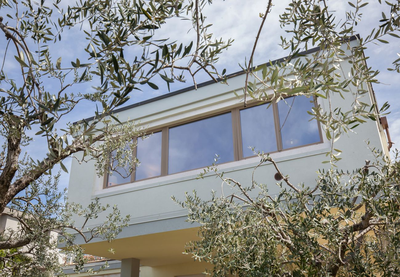 Apartment in Torri del Benaco - Casa al Lago - sleeps 4 shared pool in Torri del Benaco Apartment in Torri del Benaco - Casa al Lago - sleeps 4 shared pool in Torri del Benaco