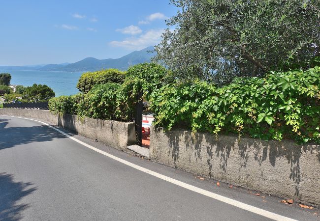 Apartment in Torri del Benaco - Watercolor Loft - 2 bedrooms apartment with 2 terraces overlooking the lake in Pai di Torri del Benaco Apartment in Torri del Benaco - Watercolor Loft - 2 bedrooms apartment with 2 terraces overlooking the lake in Pai di Torri del Benaco