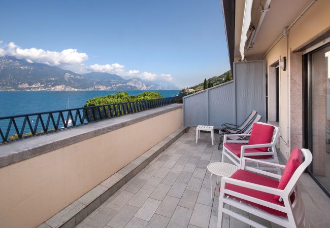 Apartment in Torri del Benaco - Watercolor Loft - 2 bedrooms apartment with 2 terraces overlooking the lake in Pai di Torri del Benaco Apartment in Torri del Benaco - Watercolor Loft - 2 bedrooms apartment with 2 terraces overlooking the lake in Pai di Torri del Benaco
