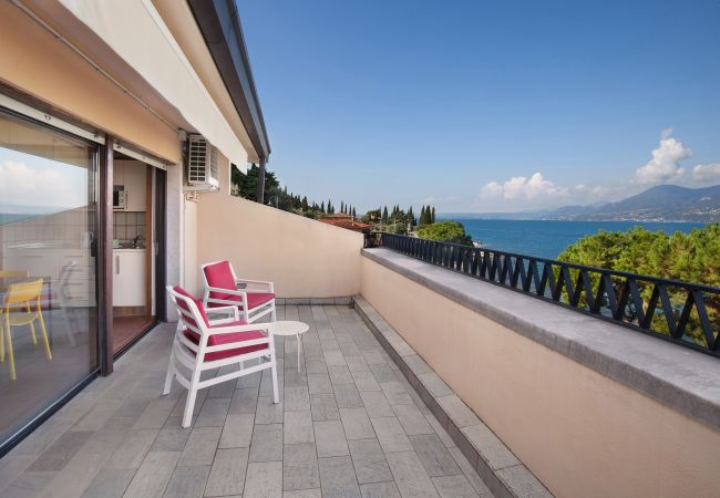 Apartment in Torri del Benaco - Watercolor Loft - 2 bedrooms apartment with 2 terraces overlooking the lake in Pai di Torri del Benaco Apartment in Torri del Benaco - Watercolor Loft - 2 bedrooms apartment with 2 terraces overlooking the lake in Pai di Torri del Benaco