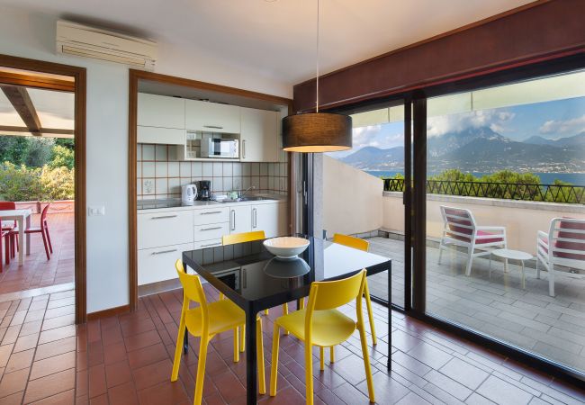 Apartment in Torri del Benaco - Watercolor Loft - 2 bedrooms apartment with 2 terraces overlooking the lake in Pai di Torri del Benaco Apartment in Torri del Benaco - Watercolor Loft - 2 bedrooms apartment with 2 terraces overlooking the lake in Pai di Torri del Benaco