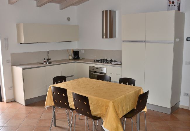 Apartment in Torri del Benaco - Residence alle Torri - 4 sleeps apartment in residence with pool  in  Albisano di Torri del Benaco Apartment in Torri del Benaco - Residence alle Torri - 4 sleeps apartment in residence with pool  in  Albisano di Torri del Benaco