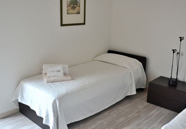 Apartment in Torri del Benaco - Residence alle Torri - 4 sleeps apartment in residence with pool  in  Albisano di Torri del Benaco Apartment in Torri del Benaco - Residence alle Torri - 4 sleeps apartment in residence with pool  in  Albisano di Torri del Benaco