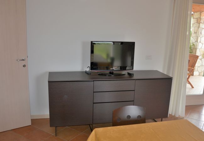 Apartment in Torri del Benaco - Residence alle Torri - 4 sleeps apartment in residence with pool  in  Albisano di Torri del Benaco Apartment in Torri del Benaco - Residence alle Torri - 4 sleeps apartment in residence with pool  in  Albisano di Torri del Benaco