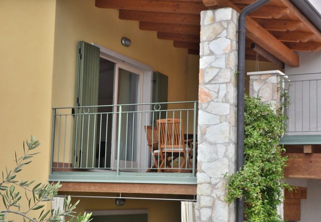 Apartment in Torri del Benaco - Residence alle Torri - 4 sleeps apartment in residence with pool  in  Albisano di Torri del Benaco Apartment in Torri del Benaco - Residence alle Torri - 4 sleeps apartment in residence with pool  in  Albisano di Torri del Benaco