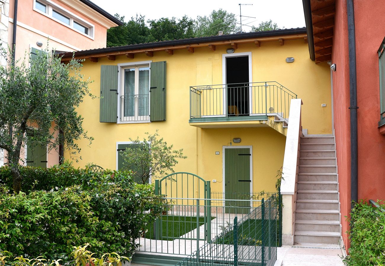Apartment in Torri del Benaco - Residence alle Torri - 4 sleeps apartment in residence with pool  in  Albisano di Torri del Benaco Apartment in Torri del Benaco - Residence alle Torri - 4 sleeps apartment in residence with pool  in  Albisano di Torri del Benaco