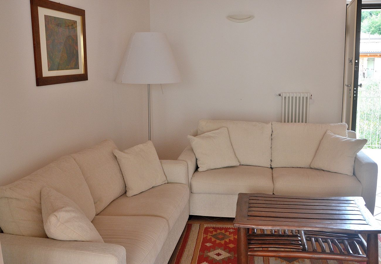 Apartment in Torri del Benaco - Residence alle Torri - 4 sleeps apartment in residence with pool  in  Albisano di Torri del Benaco Apartment in Torri del Benaco - Residence alle Torri - 4 sleeps apartment in residence with pool  in  Albisano di Torri del Benaco