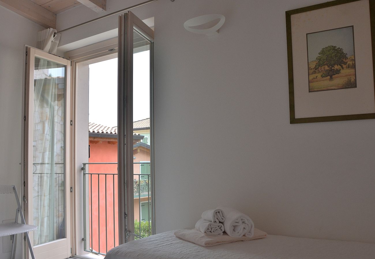 Apartment in Torri del Benaco - Residence alle Torri - 4 sleeps apartment in residence with pool  in  Albisano di Torri del Benaco Apartment in Torri del Benaco - Residence alle Torri - 4 sleeps apartment in residence with pool  in  Albisano di Torri del Benaco