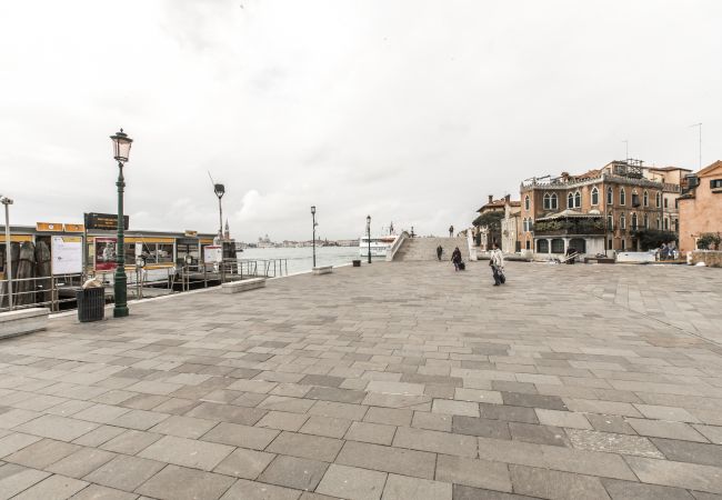 Apartment in Venice - Design District Apartment R&R Apartment in Venice - Design District Apartment R&R