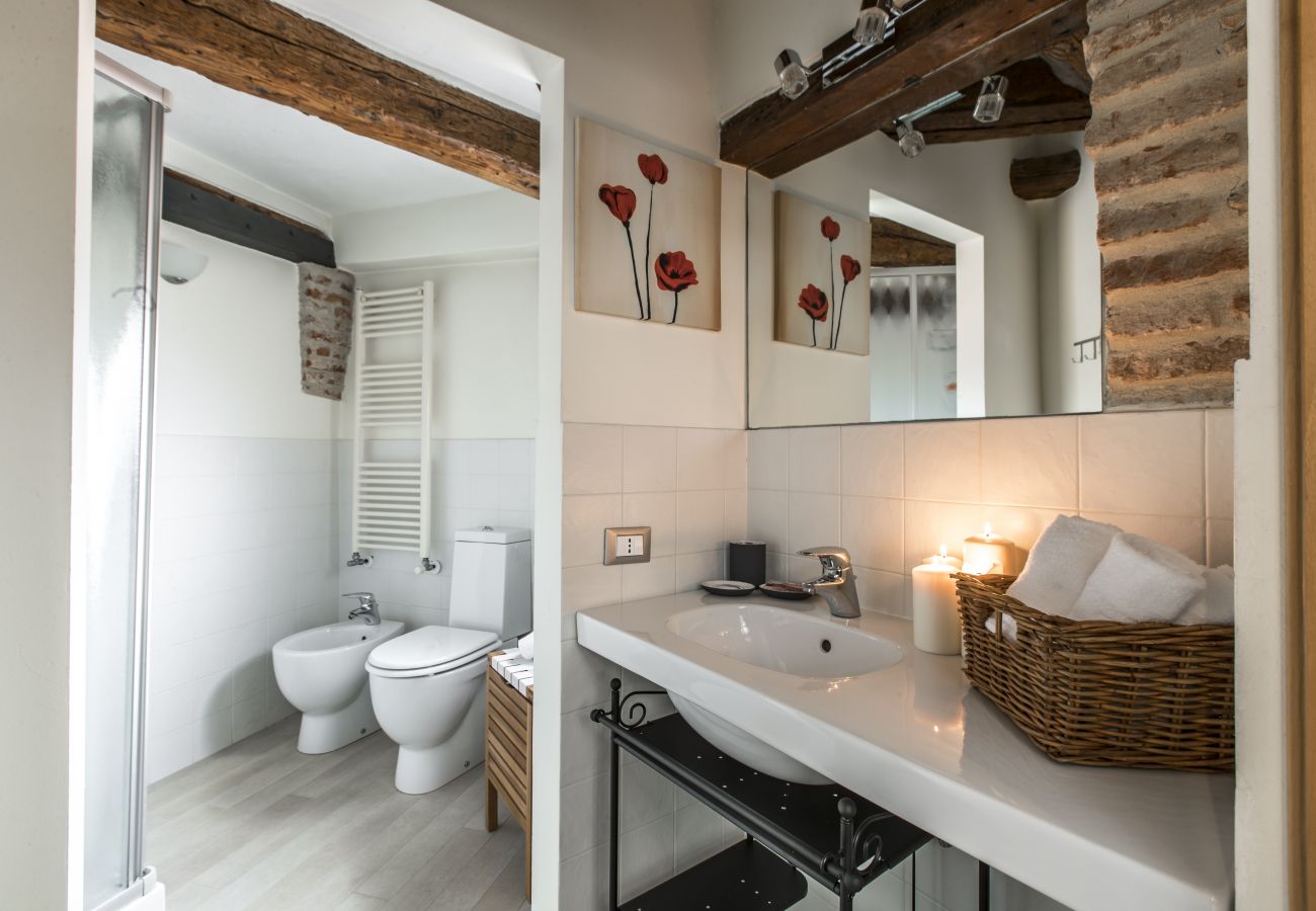 Modern bathroom Modern bathroom