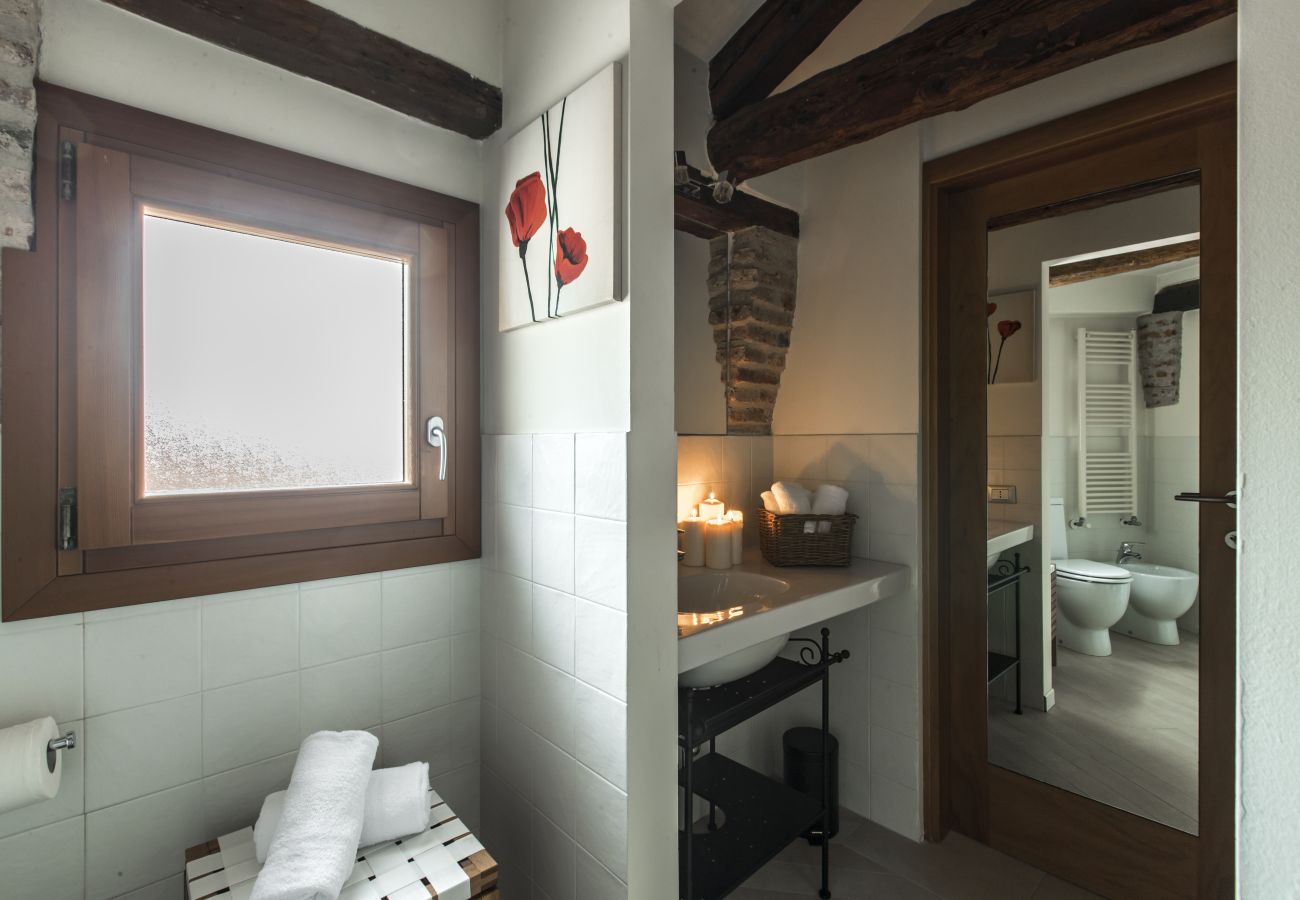 Modern bathroom Modern bathroom